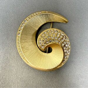 Vintage Swirl Jones New York Large Gold Tone w/ Rhinestones Brooch Marked
